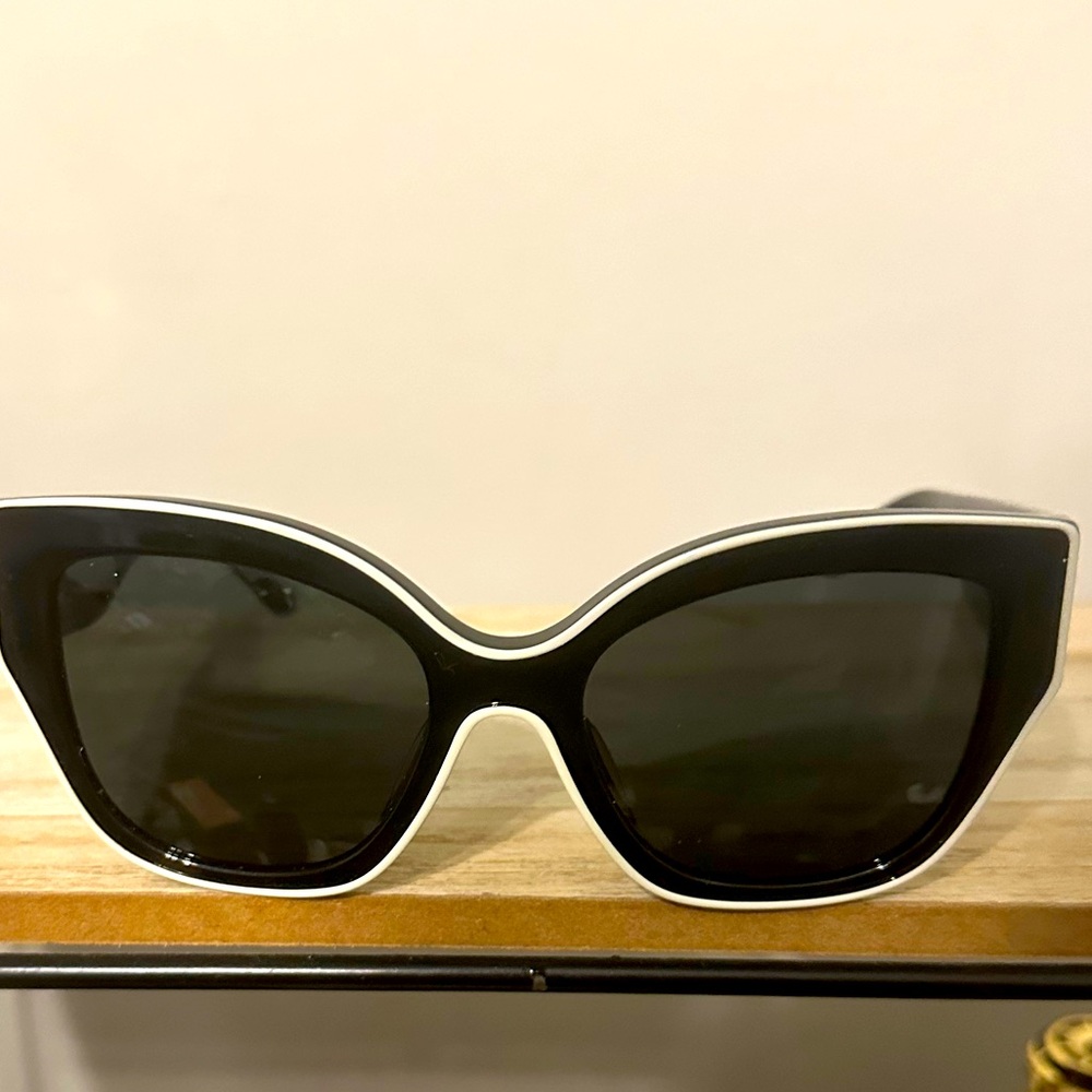 Tory Burch retro sunglasses